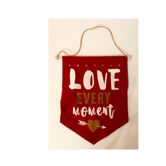 Banner Love Every Moment - Picture 1 of 3